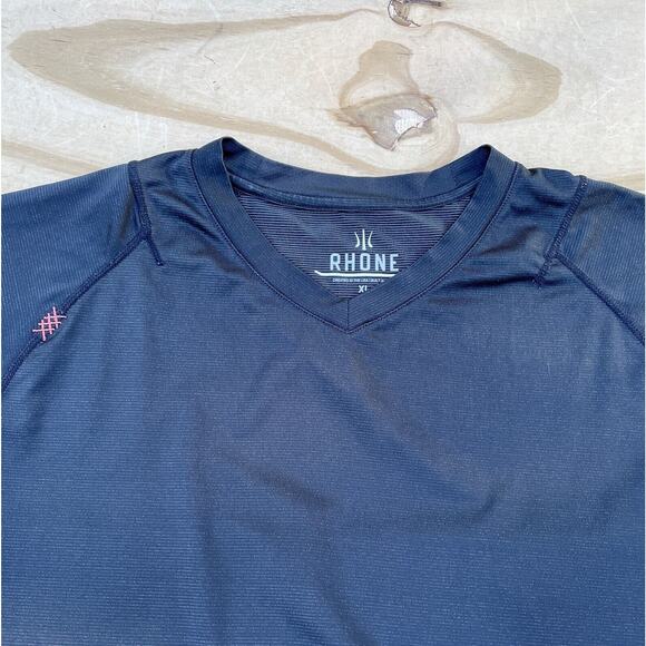 Rhone Moisture Wicking Short Sleeve Workout Shirt Men’s Black Sz. XL Quality - Picture 2 of 8